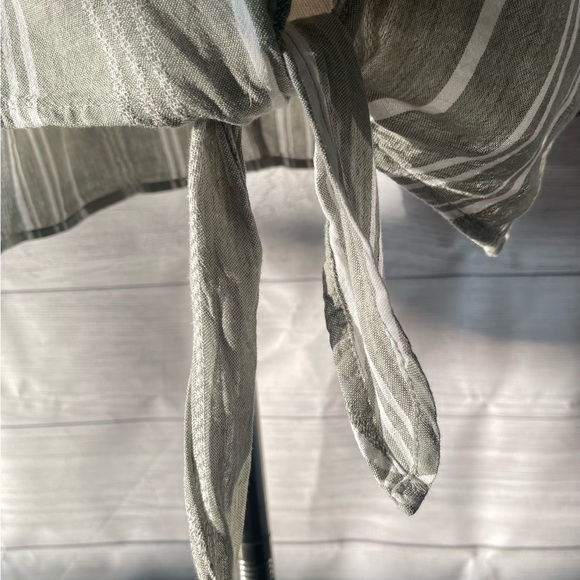 NWT Linen Blend Light Olive White Stripe Baggy Boho Front Tie Top - Picture 7 of 9